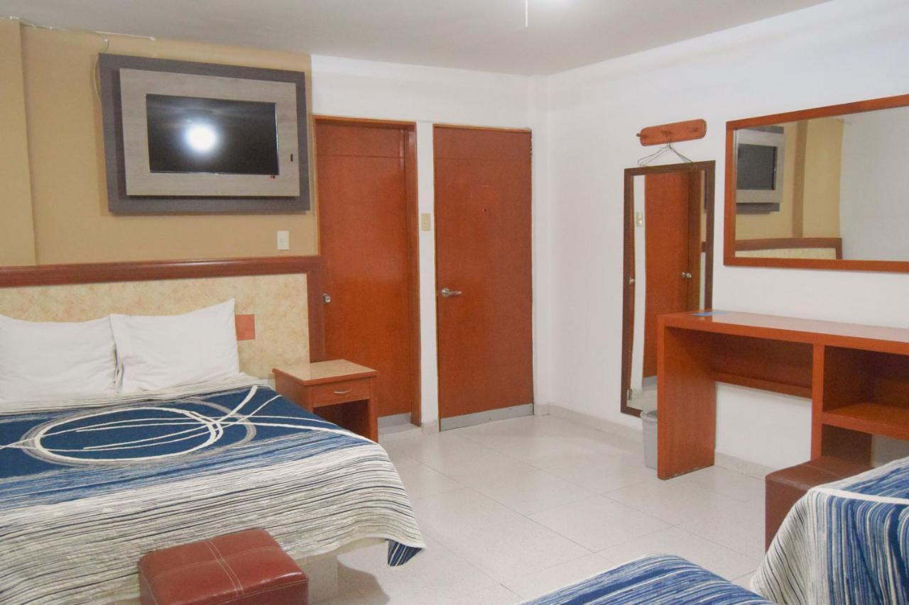 Hotel Niza Zona Piel León de los Aldamas Extérieur photo