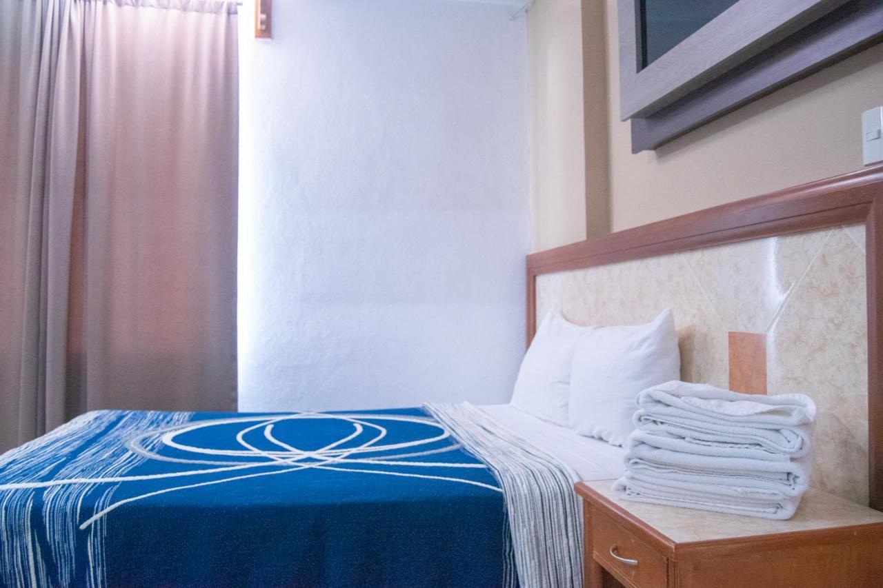 Hotel Niza Zona Piel León de los Aldamas Extérieur photo