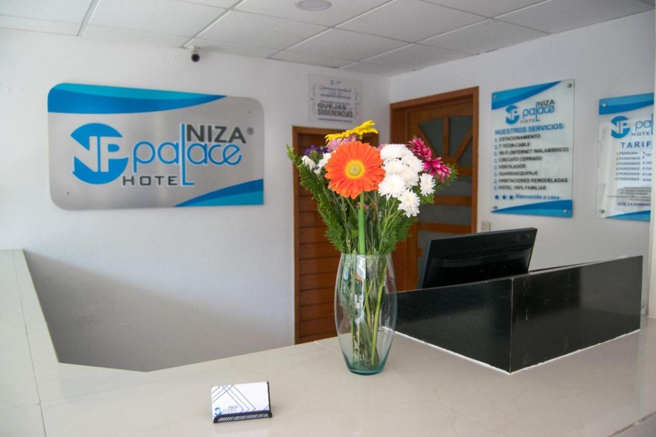 Hotel Niza Zona Piel León de los Aldamas Extérieur photo