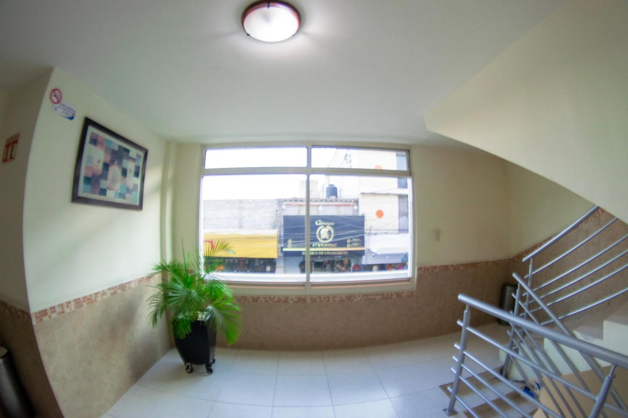 Hotel Niza Zona Piel León de los Aldamas Extérieur photo